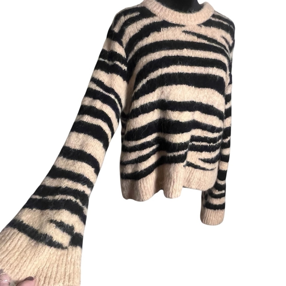 Madewell Shrunken Pullover Sweater in Tiger Zebra Stripe Wool Alpaca Blend — Lg - Picture 7 of 9